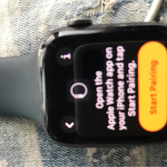 Apple Watch SE (2022) (GPS + Cellular, 44mm) - Midnight Aluminum - Picture 4 of 7